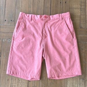 Vineyard vines washed red performance flat front shorts